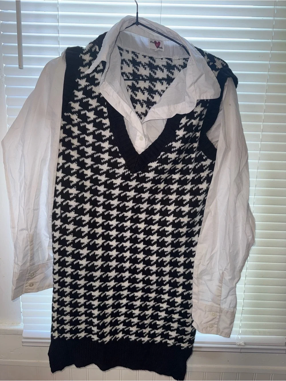 Women's Black & White Houndstooth V-Neck Dress Sweater
